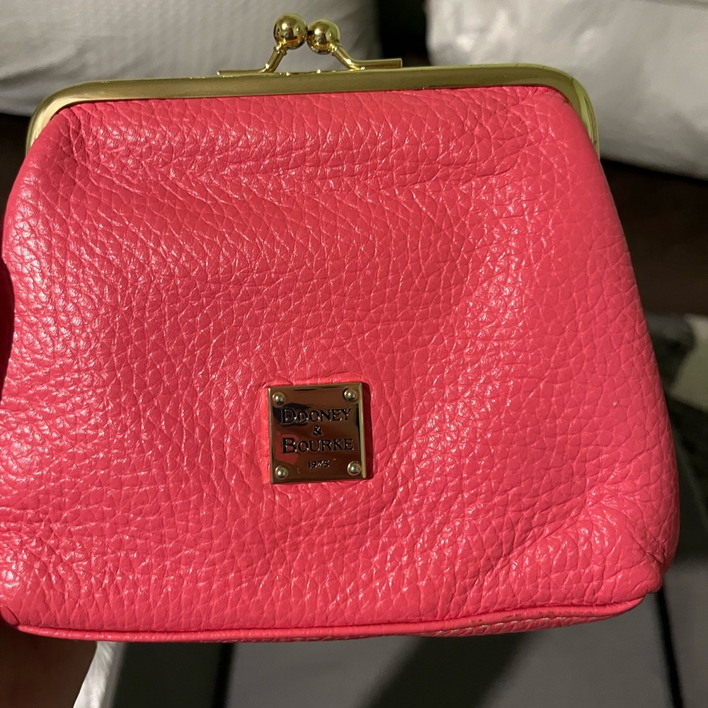 Dooney and bourke kisslock coin purse bubblegum pink